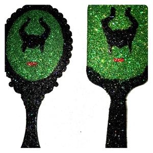 Hand mirror and paddle brush